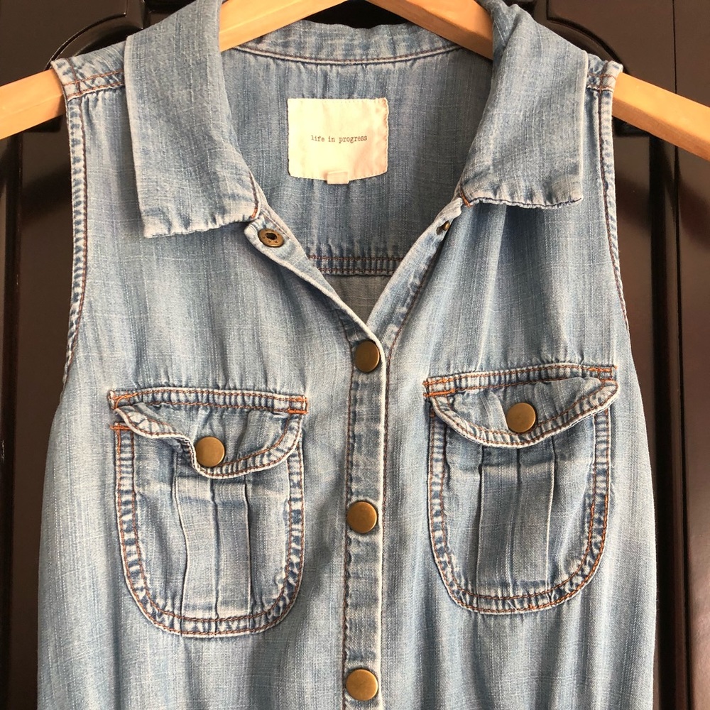 Adorable jean dress, super comfy, has pockets